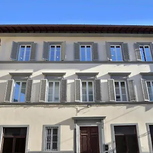 https://drago-d-oro-suites.it-tuscanyhotel.com